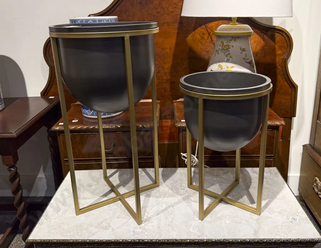 Graduated Pair of Modern Planters with Stands Image 1++