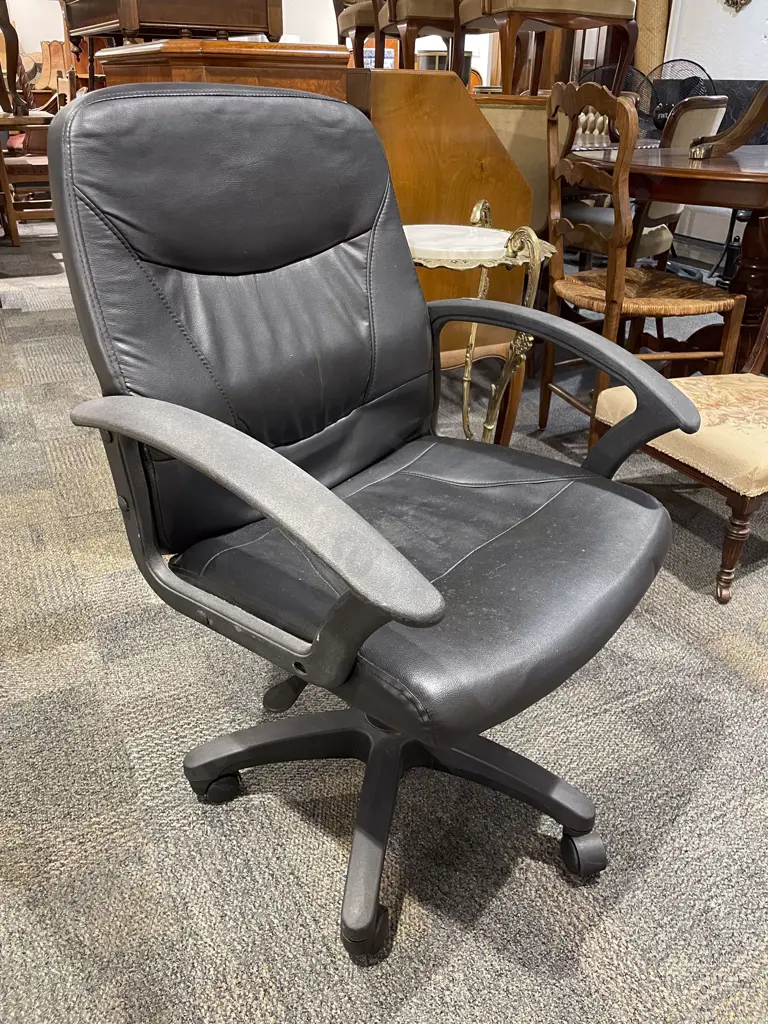 Two Office Chairs Image 1++