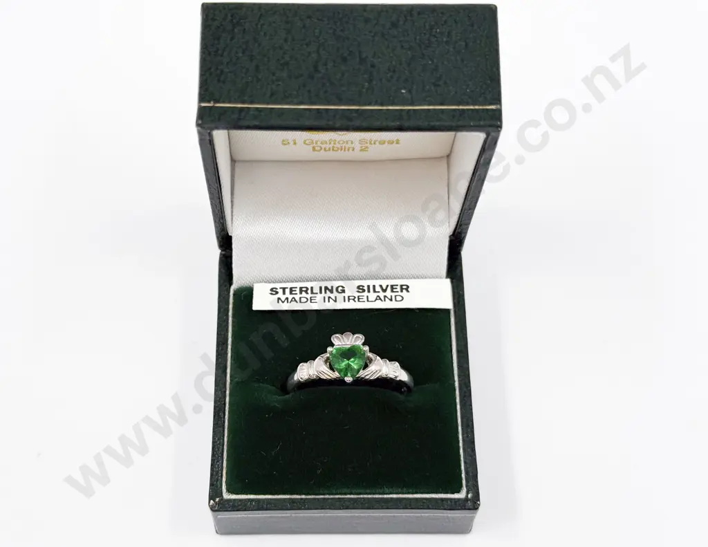 Sterling Silver Single Green Stone Claddagh Ring Image 1++