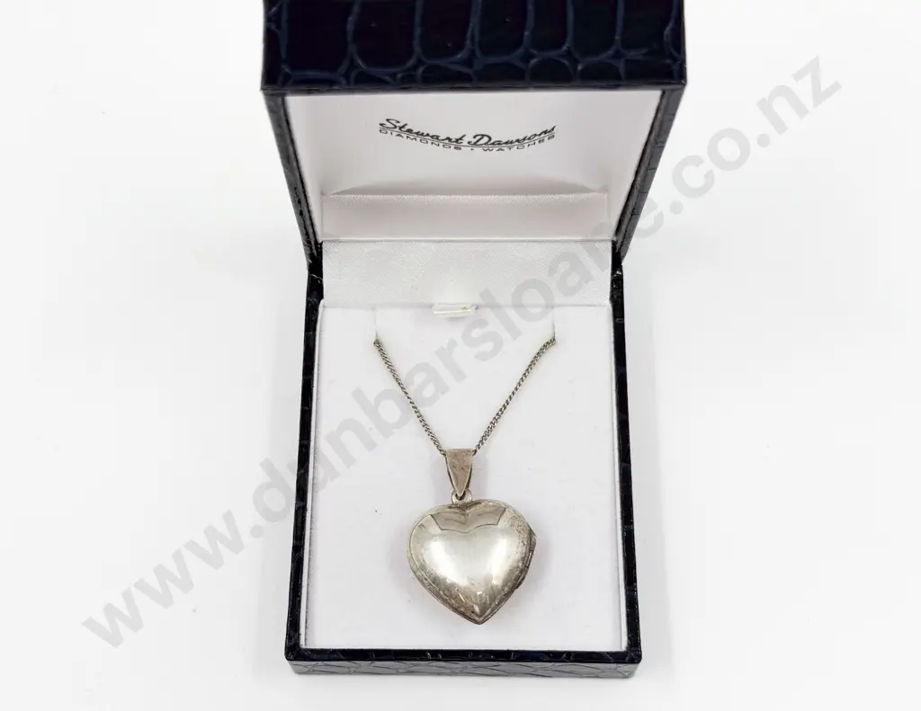 Sterling Silver Heart Locket Pendant on Neck Chain Image 1++