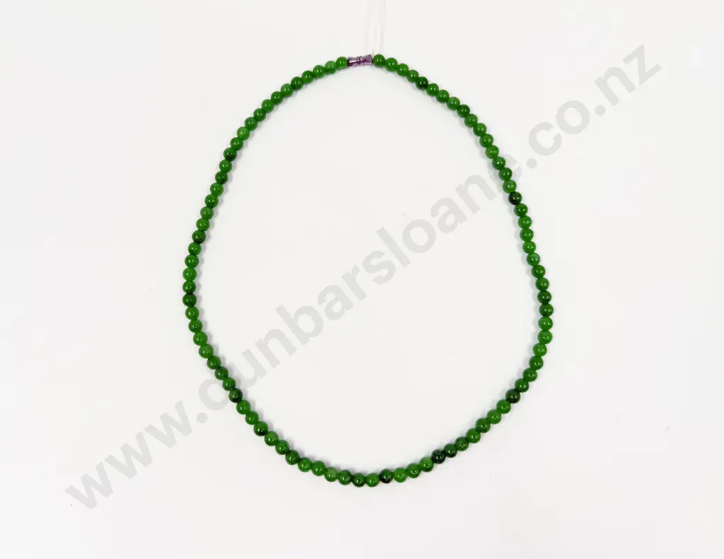 Single Strand Green Jade Necklace Image 1++