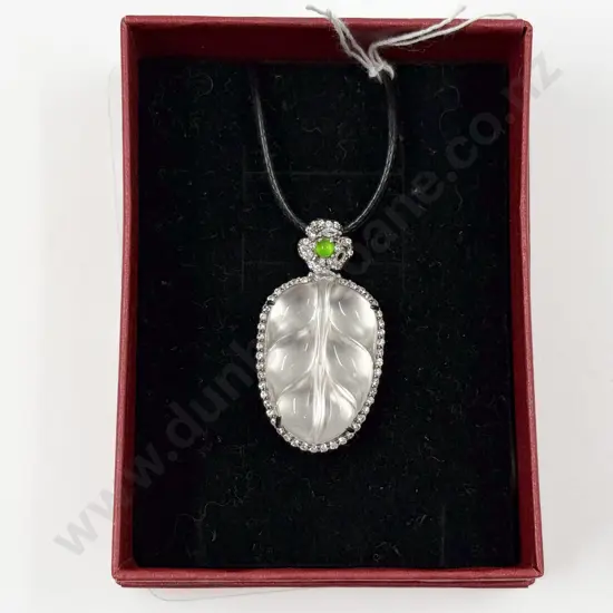 S/S White Jade Leaf Pendant Necklace