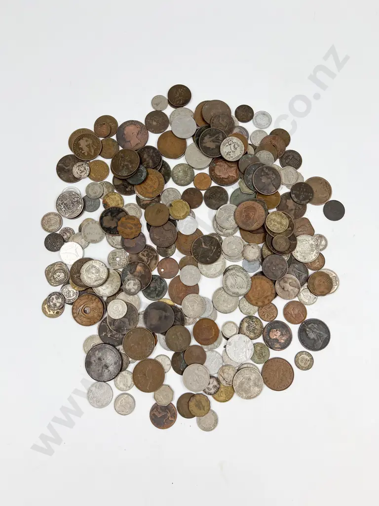 Qty Vintage NZ and World Pocket Change Coinage with Silver Content Coins Image 1++
