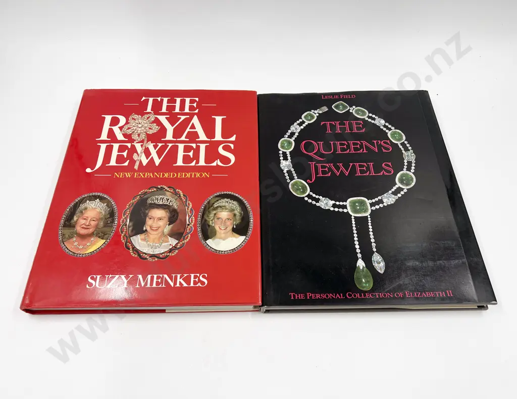 The Royal Jewels together with The Queen's Jewels Image 1++