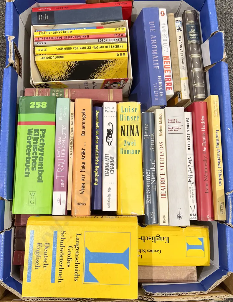 Box of Assorted German Books Image 1++