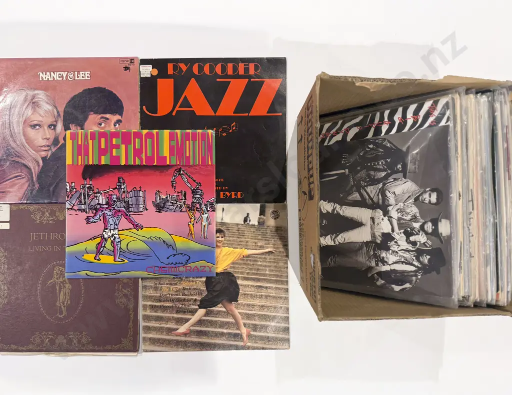 Box Quantity of Assorted Vinyl Records Image 1++