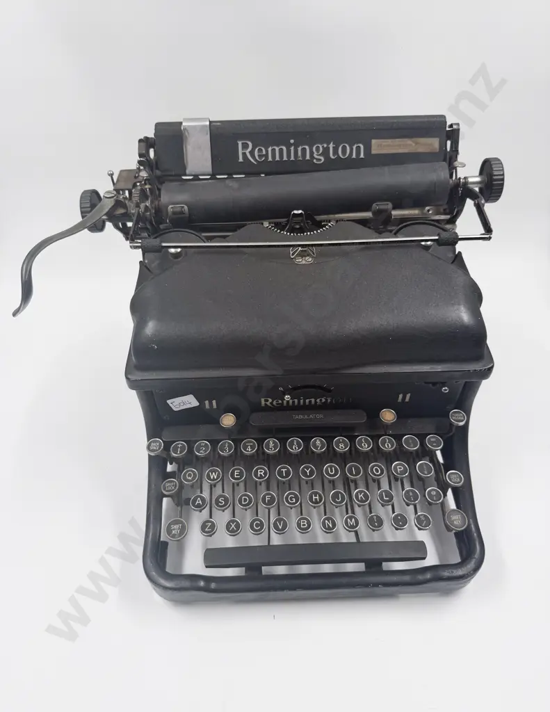 Vintage Remington Typewriter Image 1++