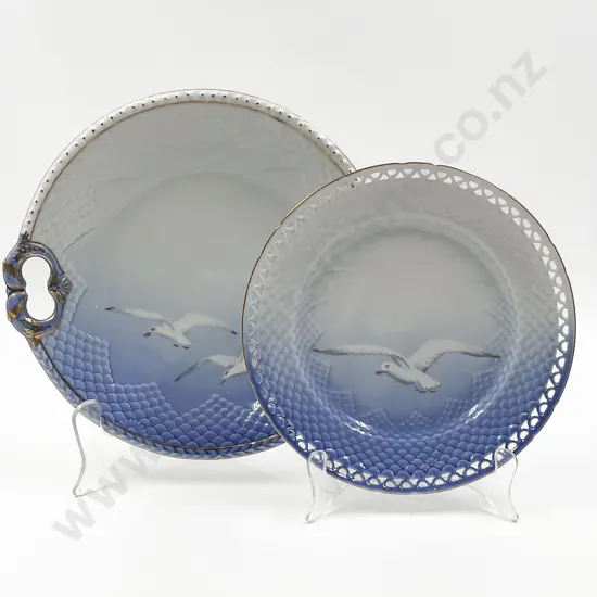 B & G Handled Dish & Smaller