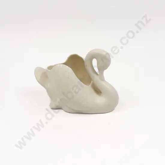 Crown Lynn Small Swan No. 154