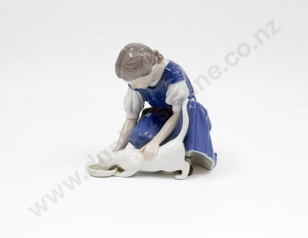 B & G Figure of Girl & Cat Image 1++