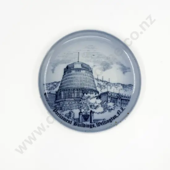 B & G "The Beehive Wellington" Comm. Plate