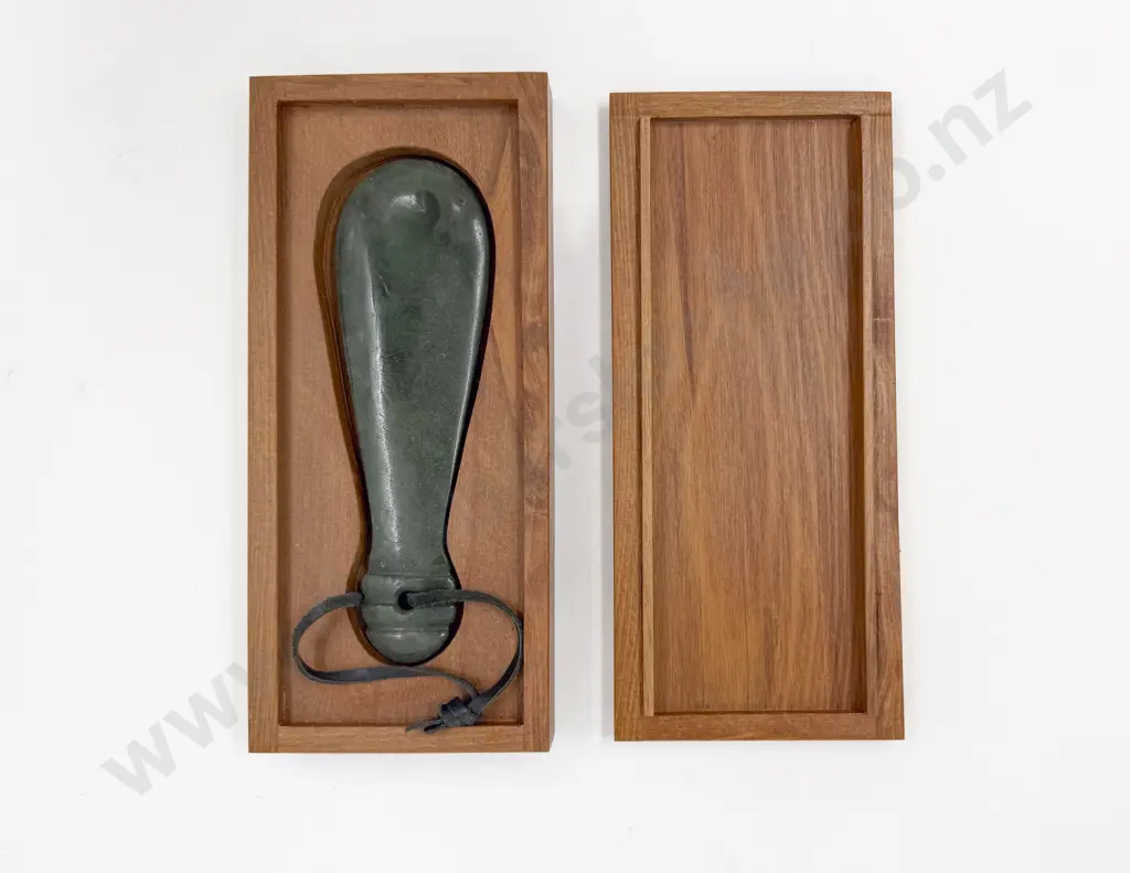 Modern Greenstone Mere Image 1++