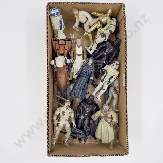 Quantity of Assorted Star Wars Toys etc