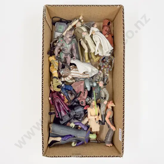 Quantity of Assorted Star Wars Toys etc