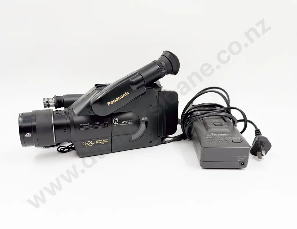 Vintage Handycam & Bags Image 1++