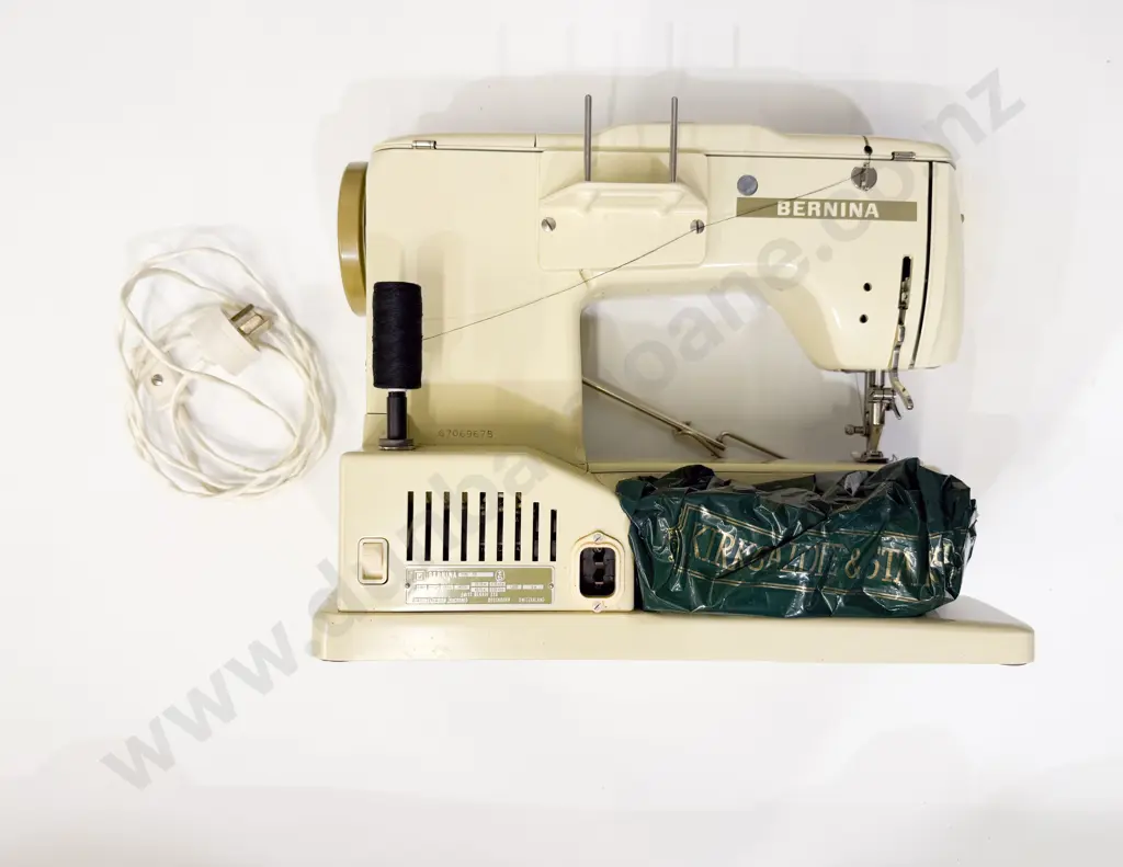 Vintage Bernina Sewing Machine in Travel Case Image 1++