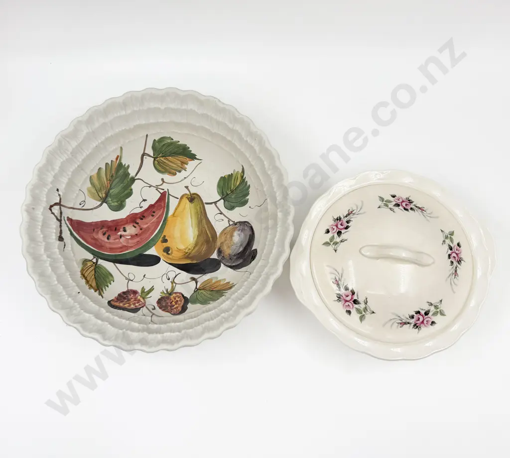 Large Italian Fruit Bowl together with Grindley Lidded Tureen Image 1++