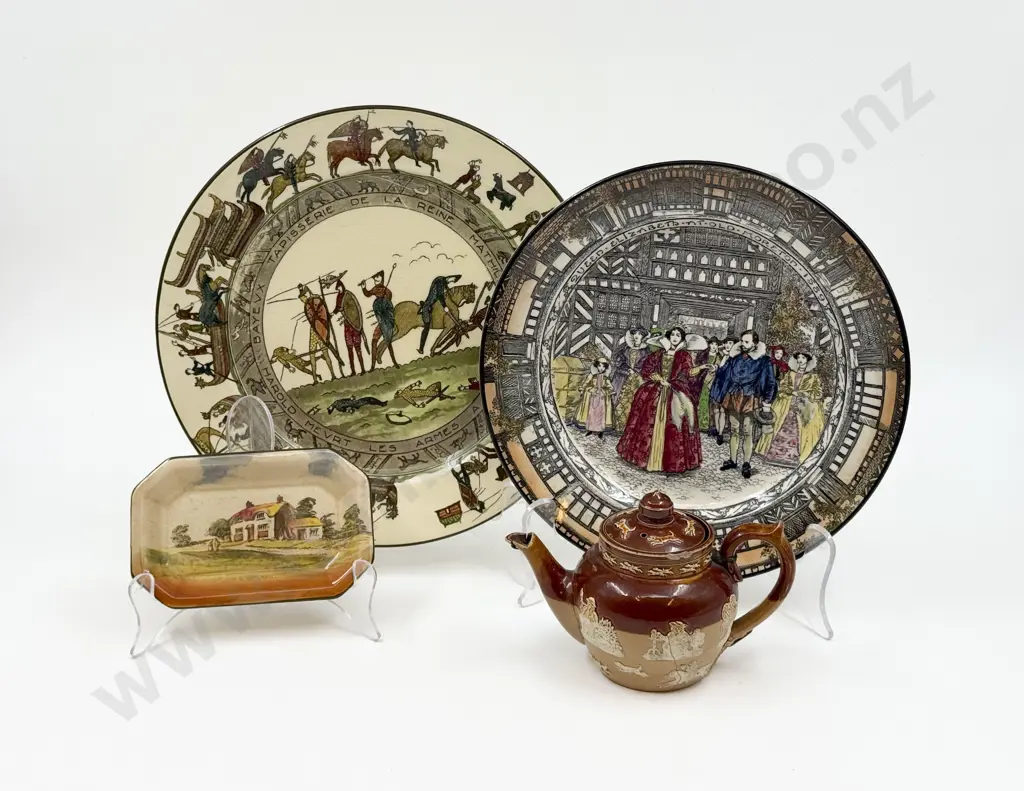 Small Doulton Lambeth Teapot (A/F) & Assorted RD Image 1++