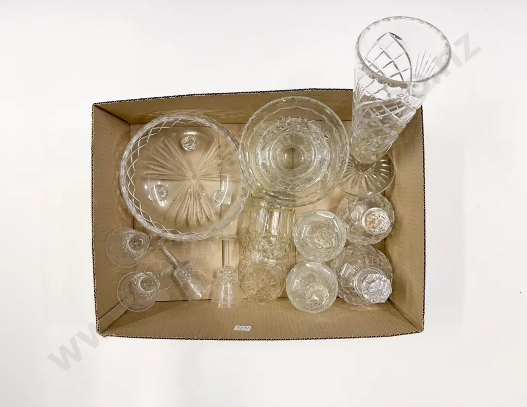 Box Quantity of Assorted Crystal & Glassware Image 1++