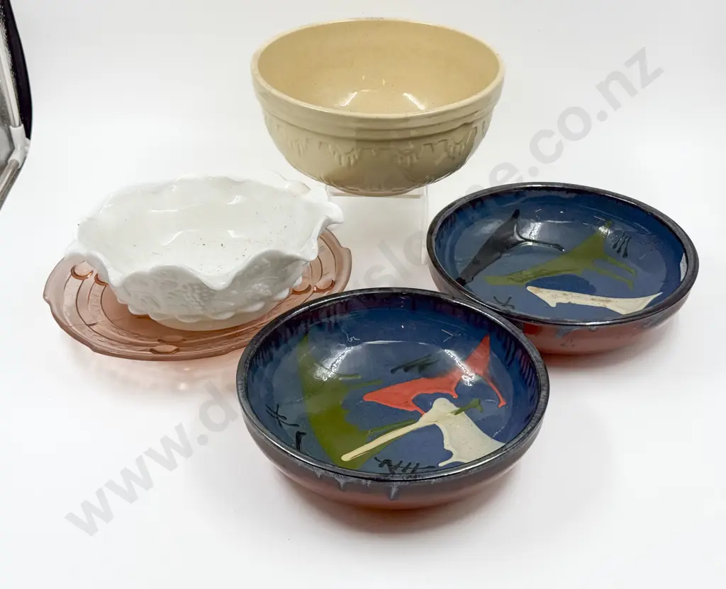 Quantity of Assorted Bowls with Pressed Glass Dish etc (Faults) Image 1++