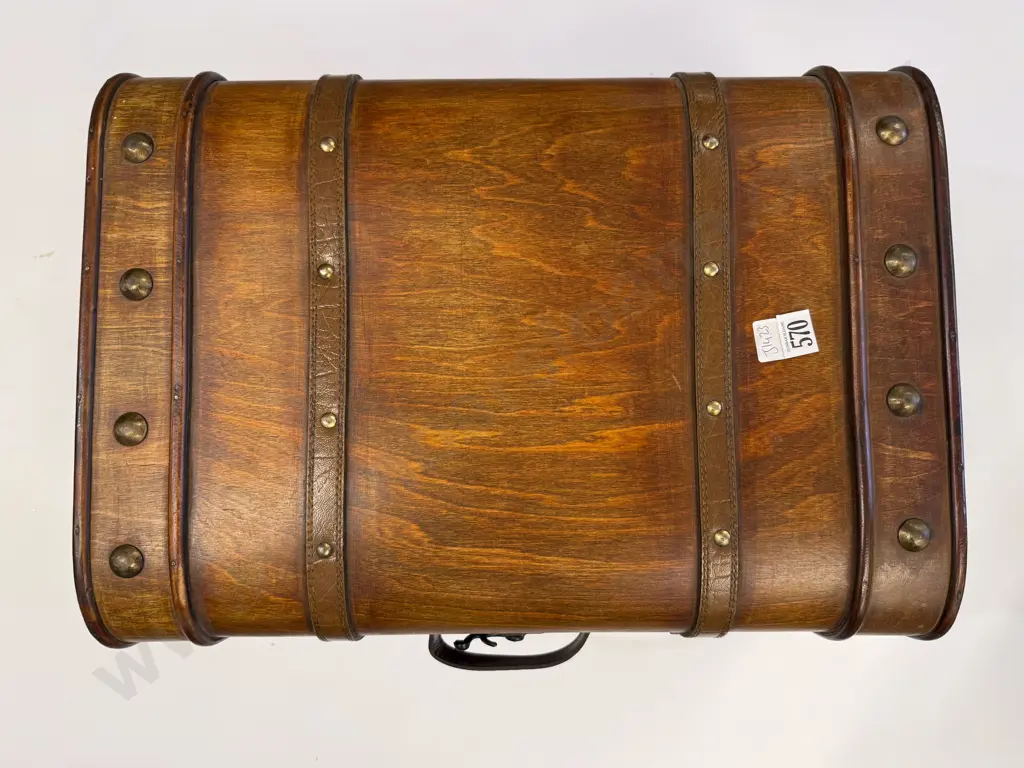 Trunk Form Suitcase with Tin Box and Pair of Jewellery Boxes Image 1++