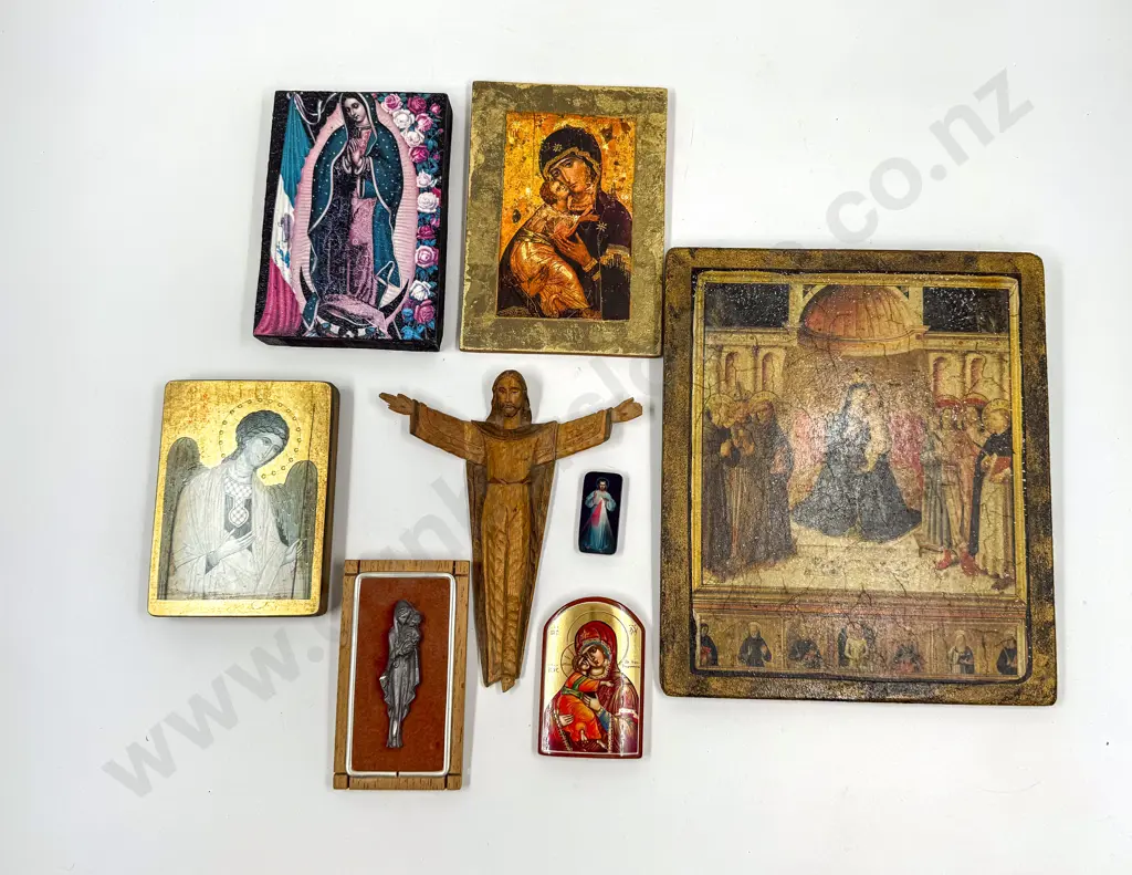 Box Quantity of Assorted Icons Etc Image 1++