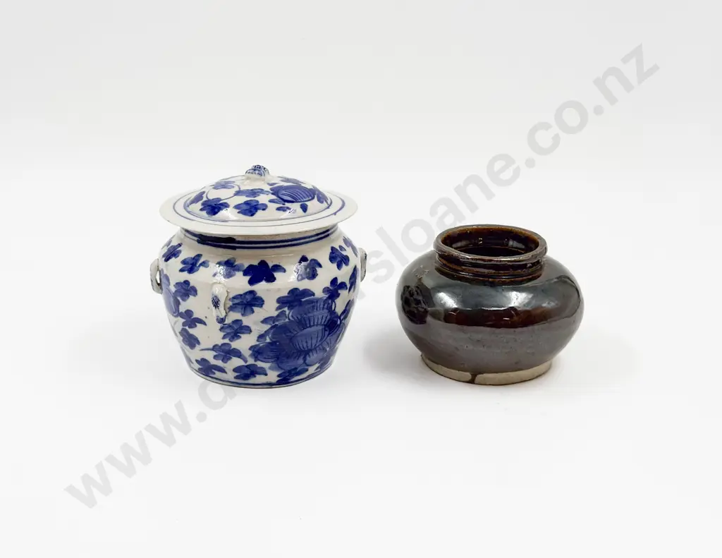 Blue & White Lidded Jar & Pottery Vase Image 1++