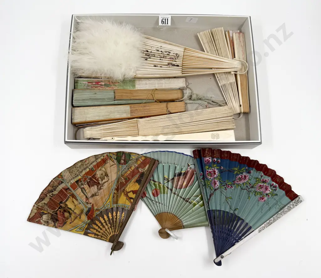 Quantity Assorted Decorative Fans Image 1++