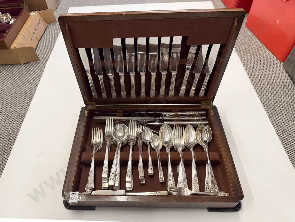 Canteen Community Plate Cutlery with Extras Image 1++