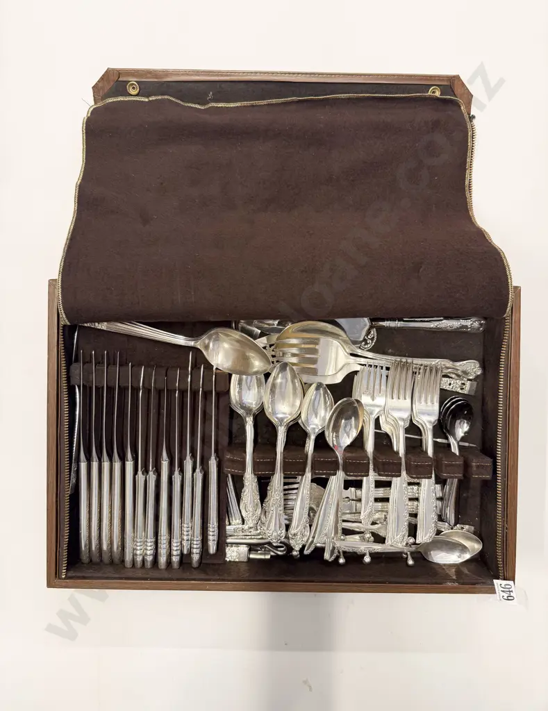 Quantity of Assorted S/P Cutlery Image 1++