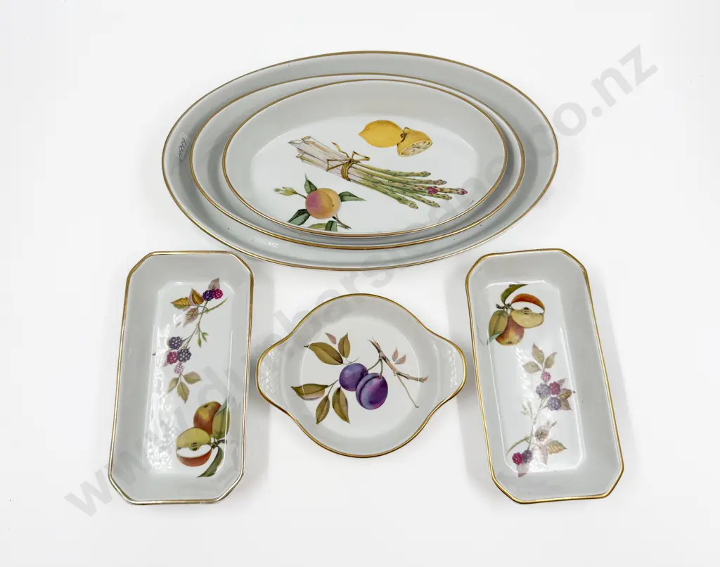 Six Pieces of Royal Worcester Evesham Pattern China Image 1++