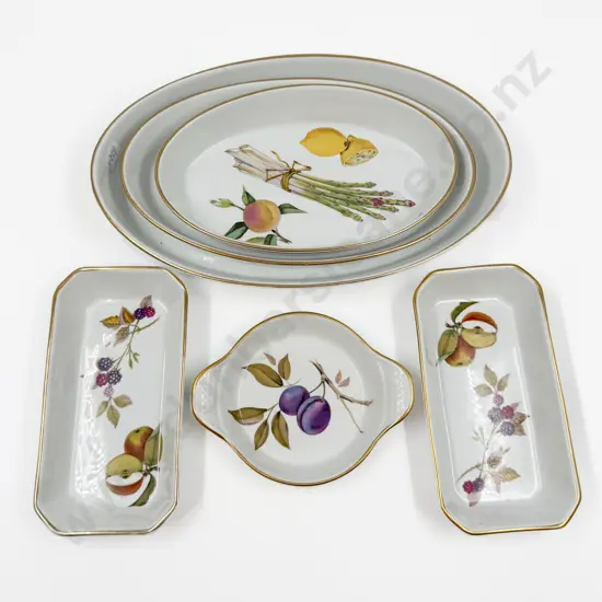 Six Pieces of Royal Worcester Evesham Pattern China