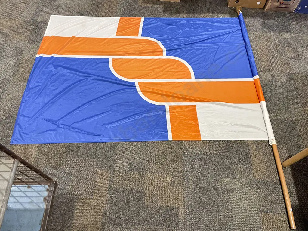 Two Assorted Vintage Flags Image 1++