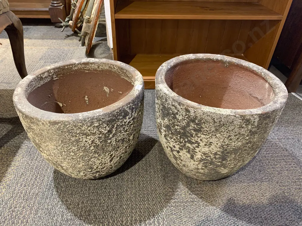 Pair of Terracotta Garden Pots Image 1++