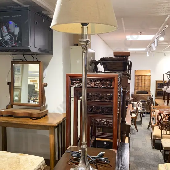 Modern Tall Column Metal Lamp