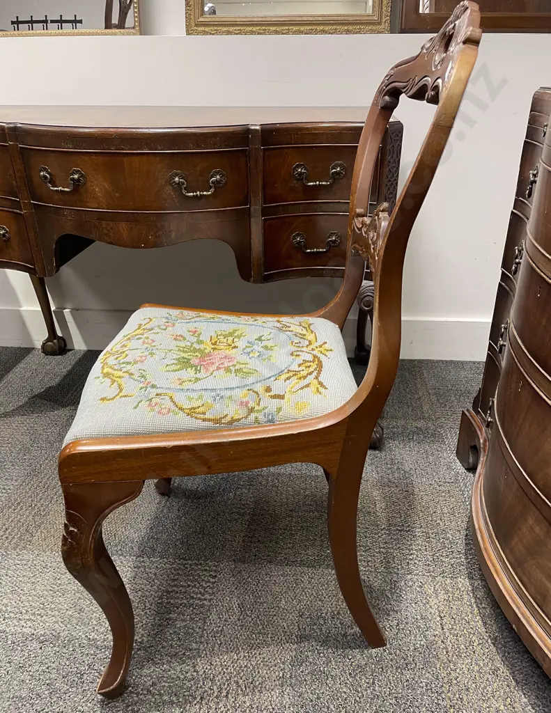 Late Vict Dressing Table (AF) with Associated Mirror & Chair Image 1++