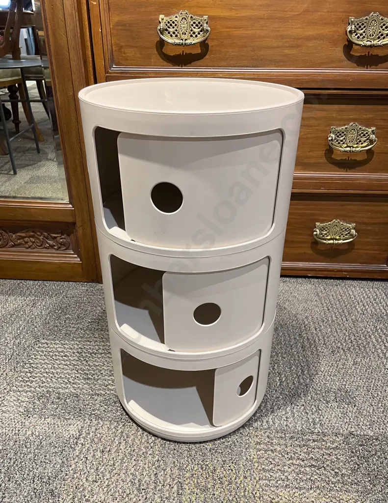 Kartell Circular Bedside Table Image 1++