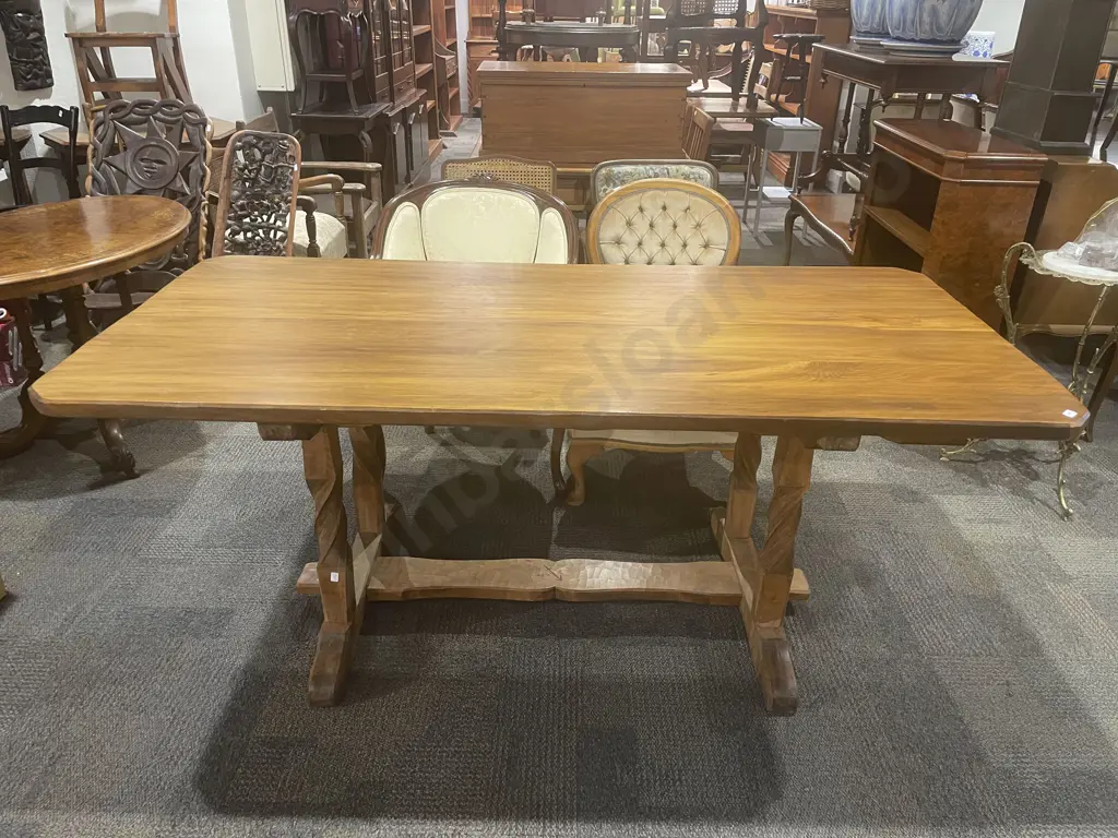 Chapman Taylor Dining Table Image 1++