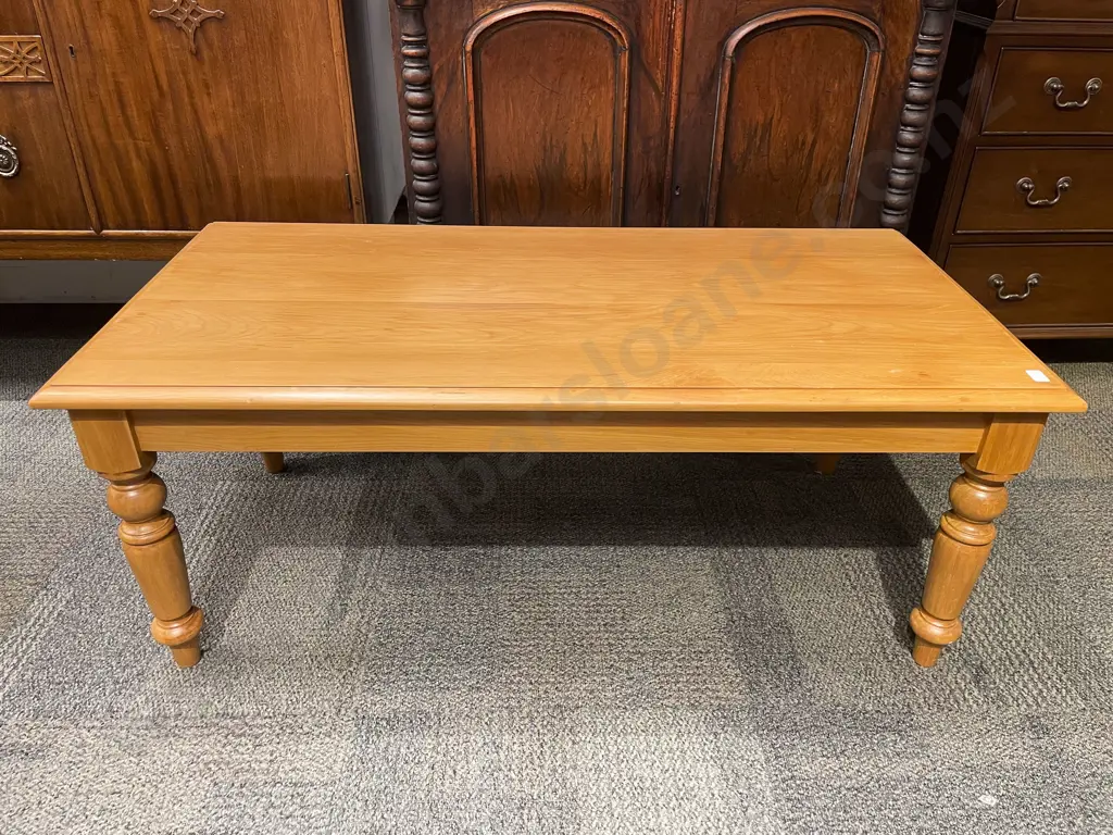 Modern Rimu Coffee Table Image 1++