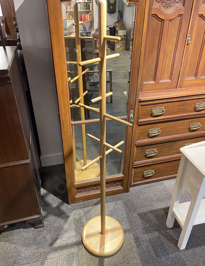 Modern Wooden Coat Tree Image 1++