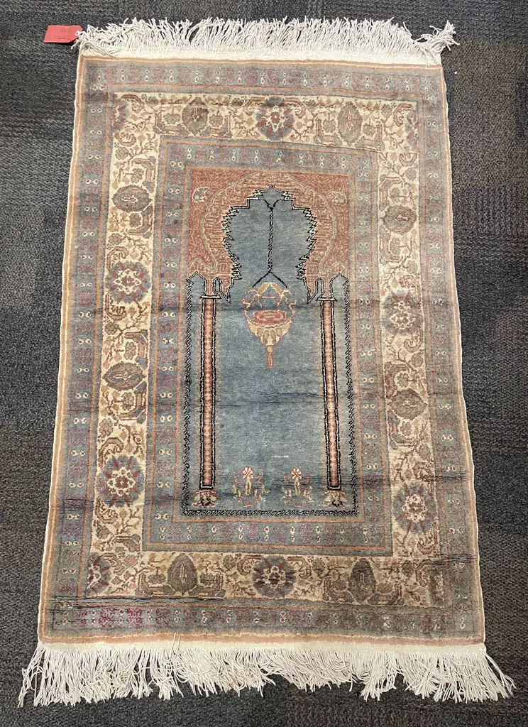Persian Prayer Rug Image 1++