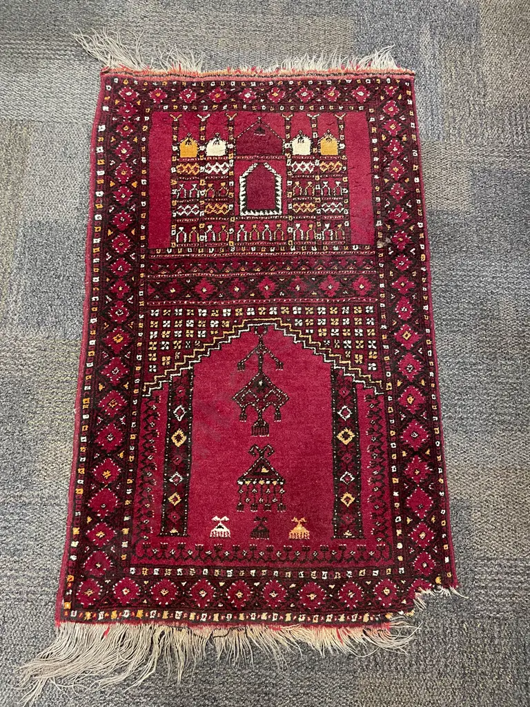 Persian Prayer Rug Image 1++