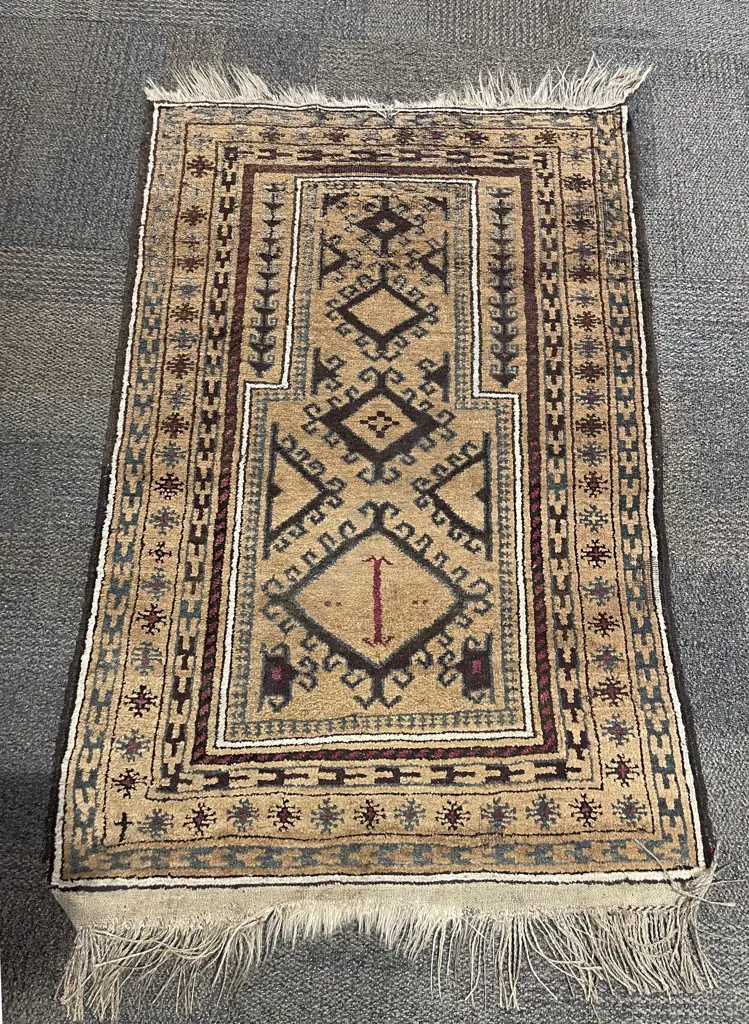 Persian Prayer Rug Image 1++